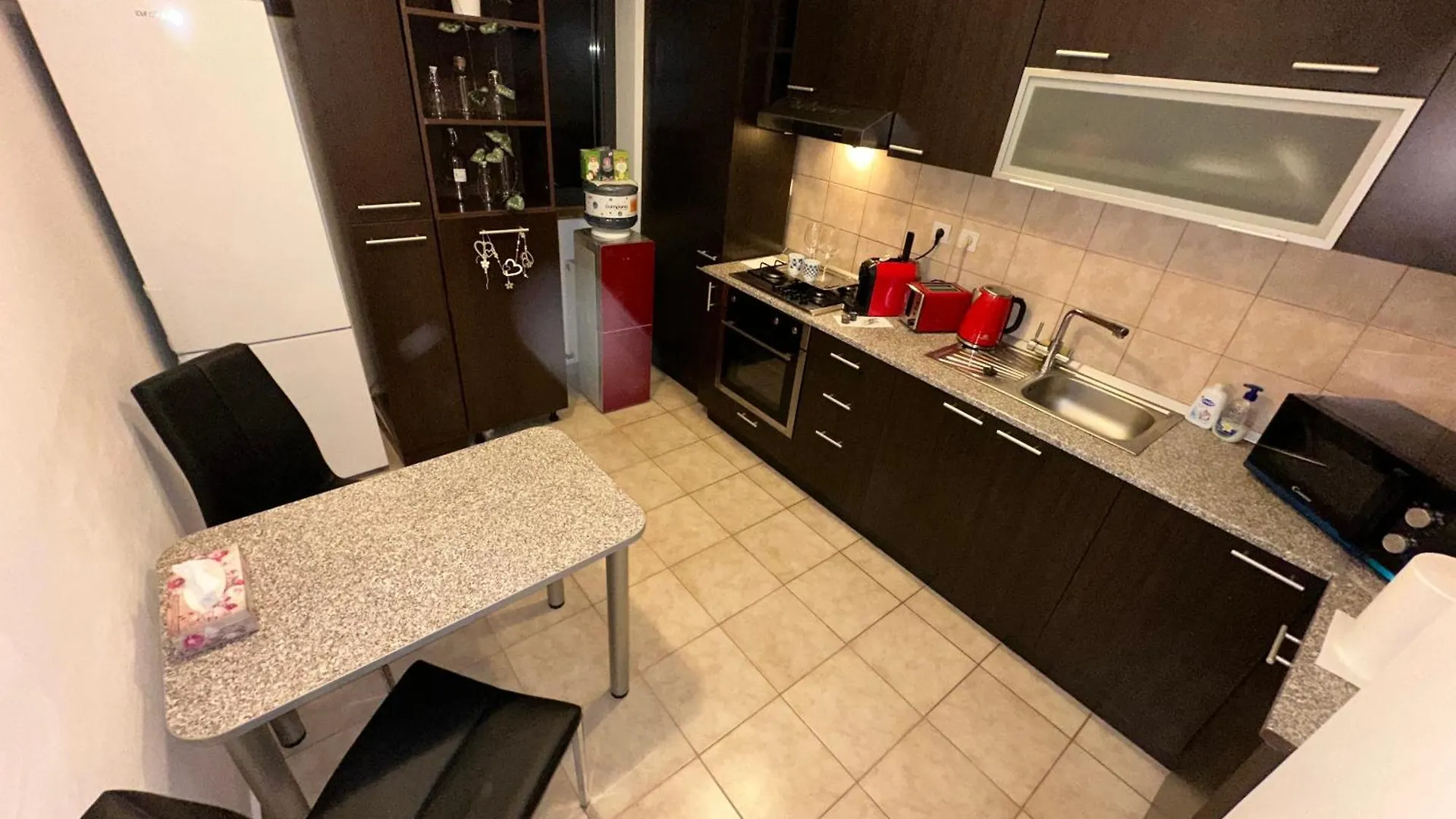 Centru Unirii Luxury VIP Apartment: Spacious 2-Room Stay with Heated Parking Bucharest