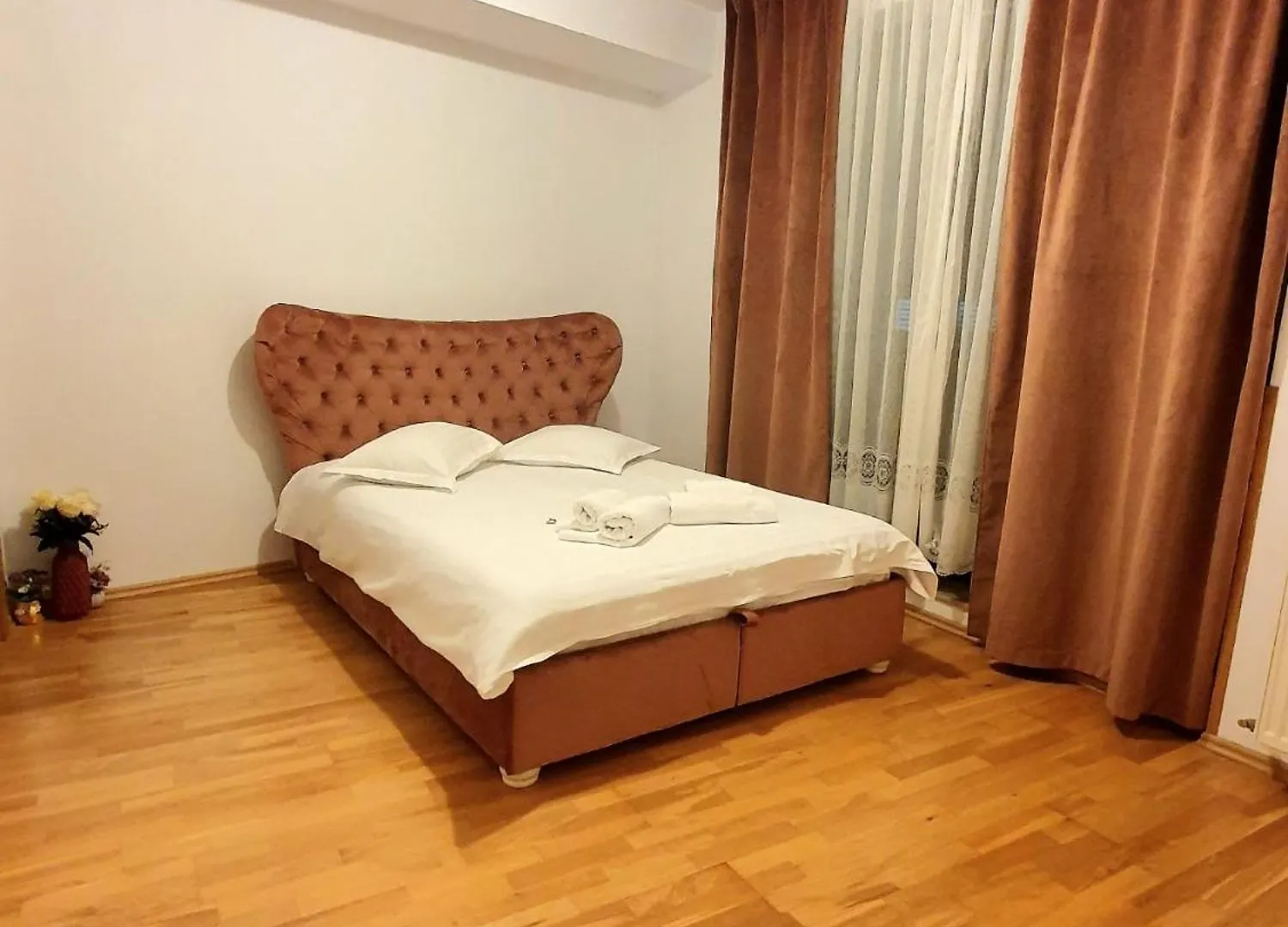 Centru Unirii Luxury Vip Apartament 2 Camere 98 Mp ! Parcare Subterana Privata Incalzita Iarna Si Climatizata Vara Doar Cu Rezervare In Limita Locurilor Disponibile ! Proprietate In Regim Hoteliep - Nu Are Bucatarie ! بوخارست 0*,  رومانيا