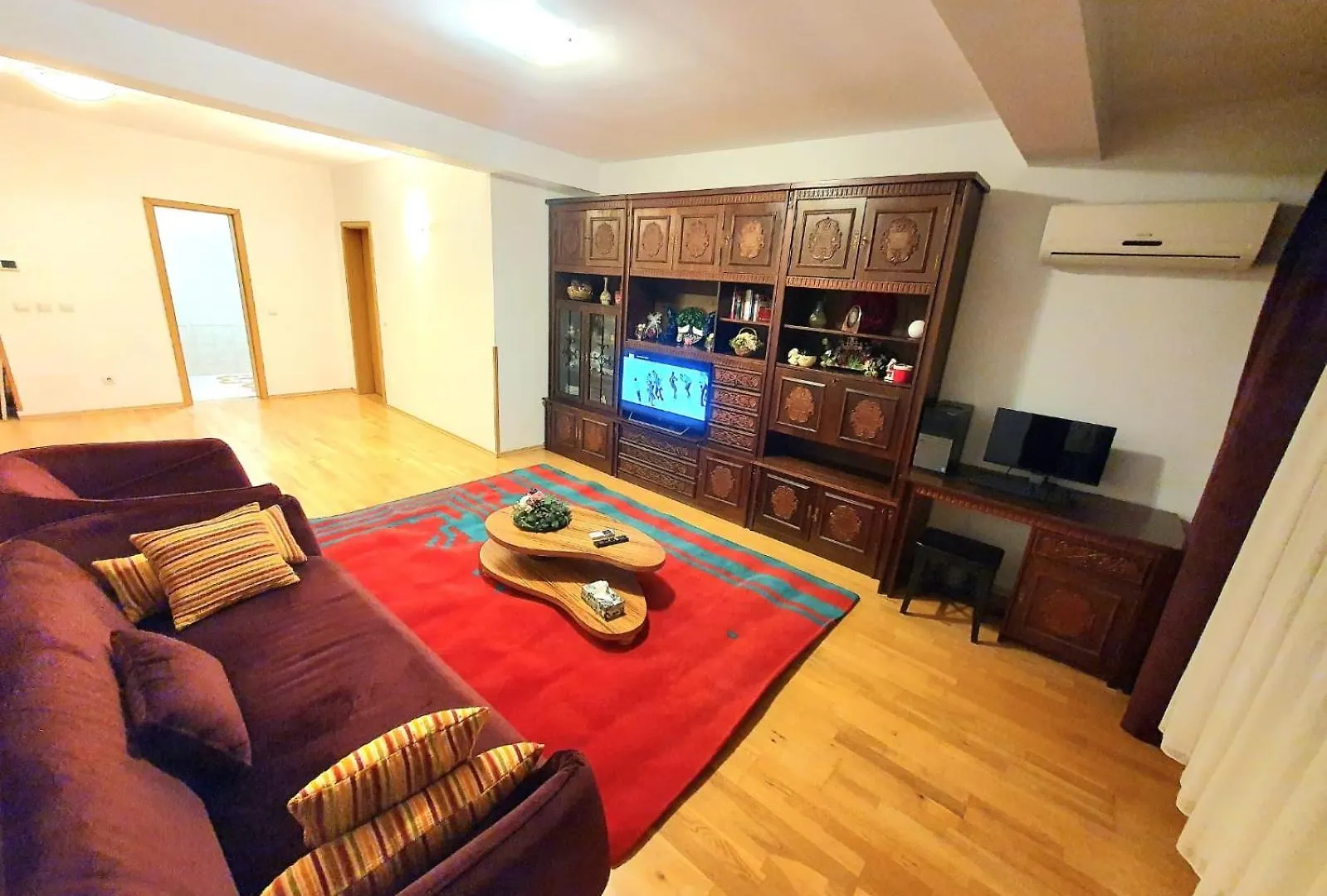 Centru Unirii Luxury Vip Apartament 2 Camere 98 Mp ! Parcare Subterana Privata Incalzita Iarna Si Climatizata Vara Doar Cu Rezervare In Limita Locurilor Disponibile ! Proprietate In Regim Hoteliep - Nu Are Bucatarie ! Бухарест